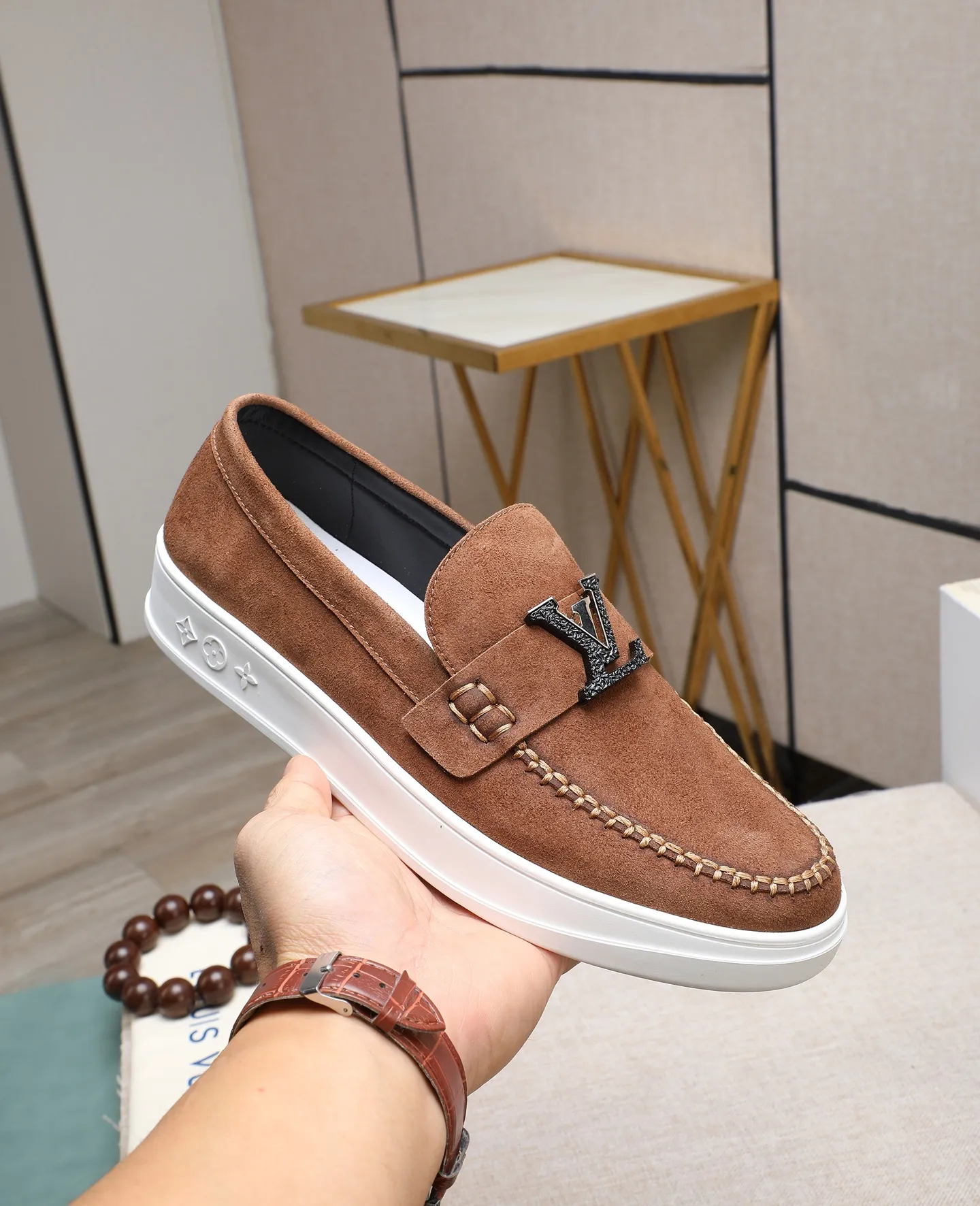 Men's shoes 💰440 📛📛【LOUIS VUITTON】Louis Vuitton official website synchronized new products 👟Milan fashion catwalk style 🇰🇾🇰🇾LV family logo, celebrity style, a must-have for fashionistas ⚠️First-layer calfskin ➕Genuine leather lining ➕Official website original version special outsole 👞Number 38-44